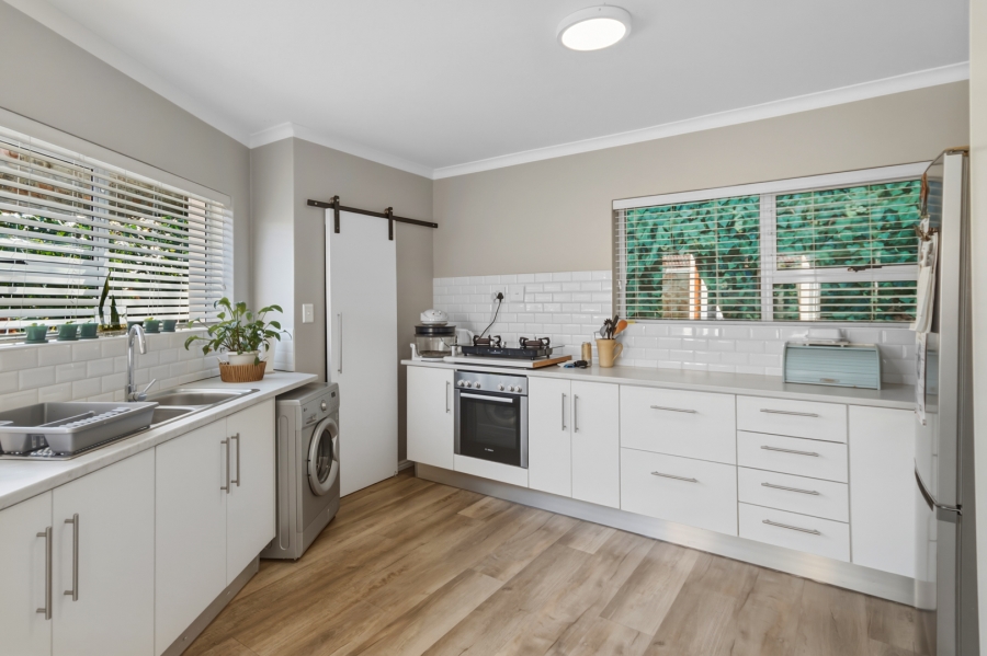 6 Bedroom Property for Sale in La Concorde Western Cape